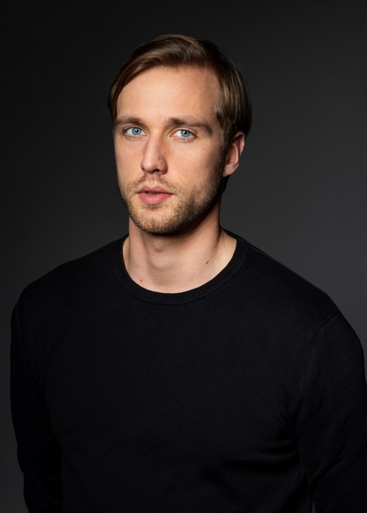 Headshot of Scandinavian Swedish-Italian multilingual actor Alexandre Mauvais